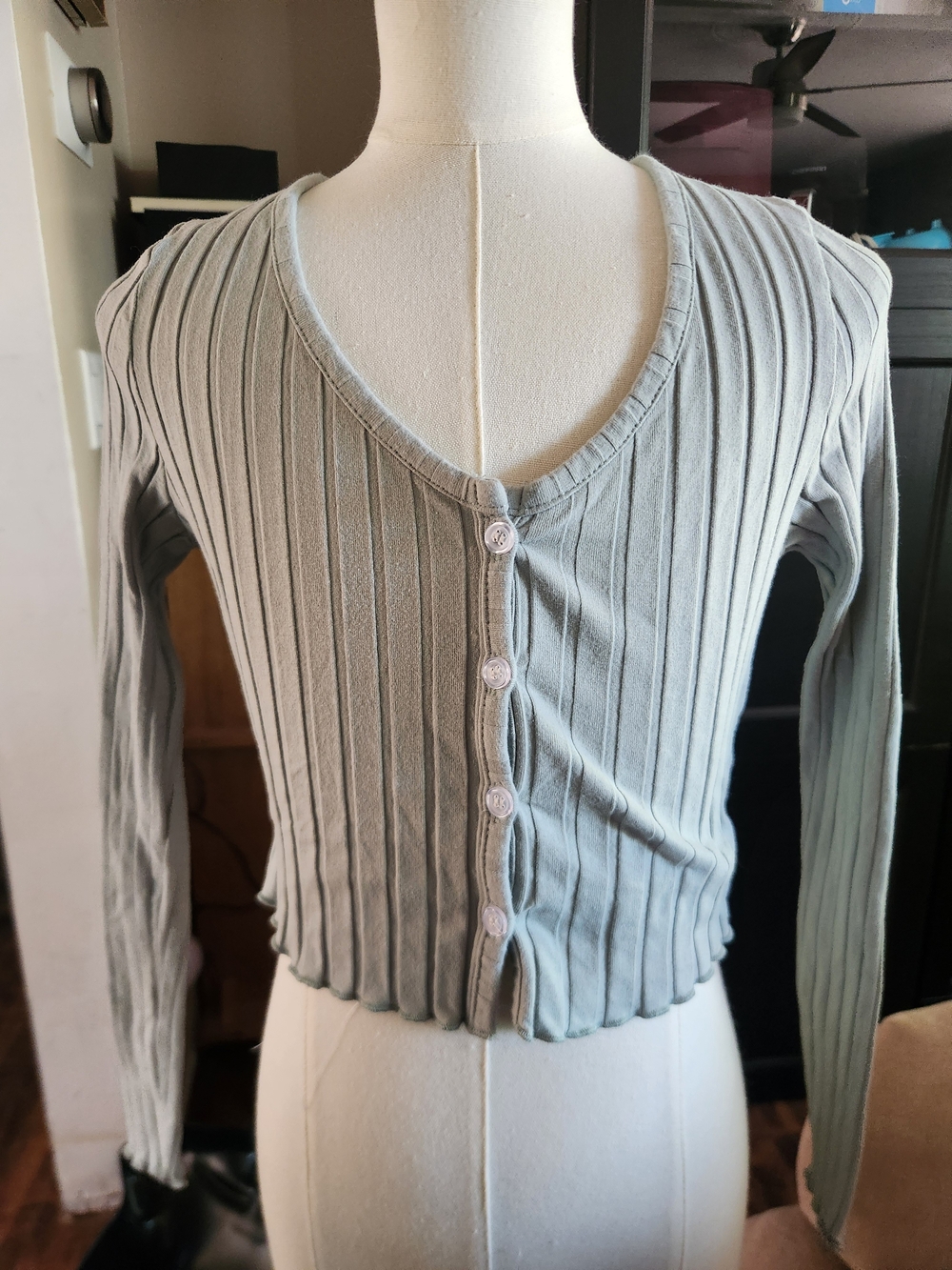 SHEIN Sage Green Ribbed Long Sleeve Button Crop Top